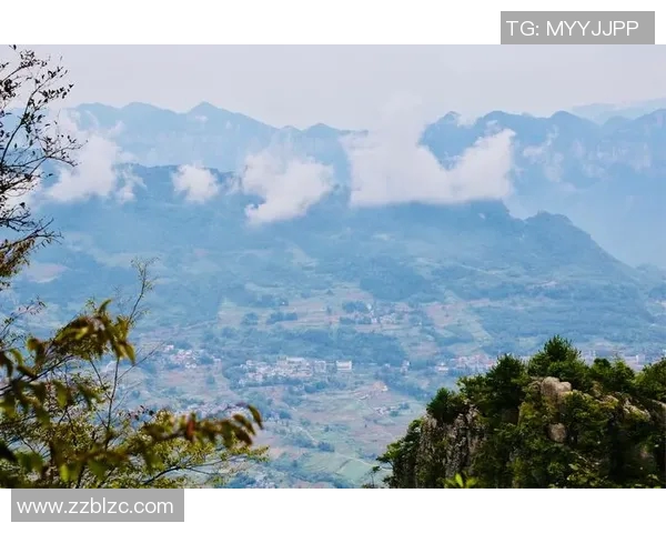 重庆足球队耐力争议引发热议球迷与专家各执己见探讨背后真相 重庆足球队耐力争议引发热议球迷与专家各执己见探讨背后真相