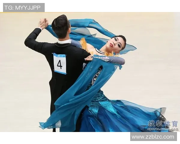 卡塔尔足球明星在舞池中展现魅力舞姿的精彩瞬间